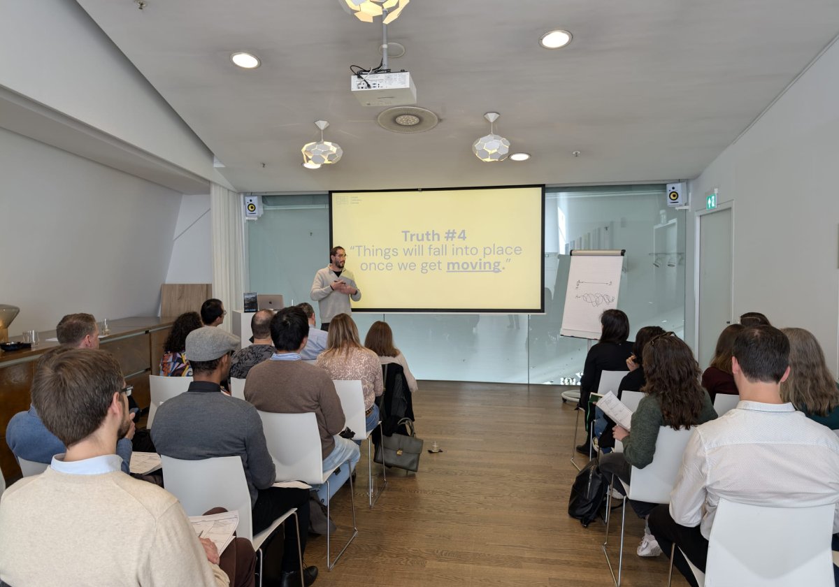 Alvaro de Salvo running a career workshop